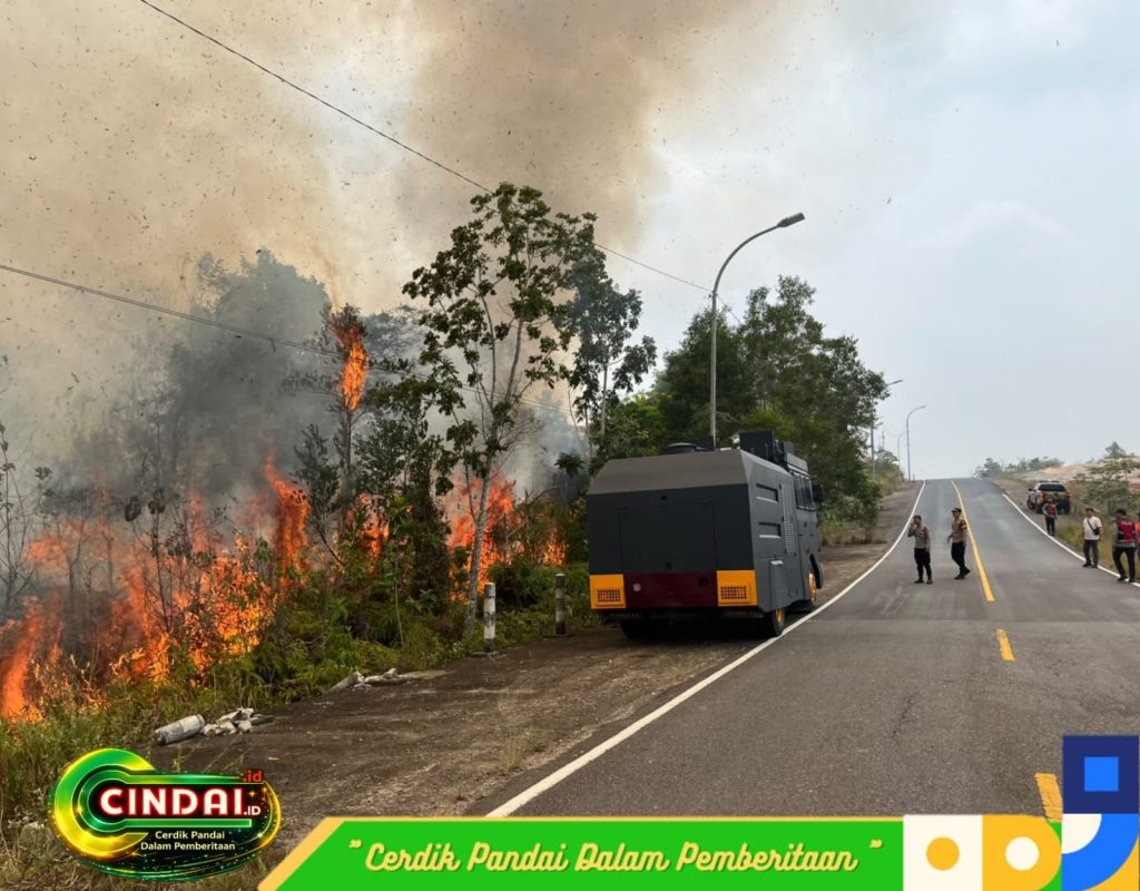 Lahan 4 Hektare di Dompak Terbakar, Damkar dan AWC Polri Berjibaku 7 Jam